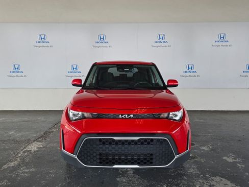 Used 2025 Kia Soul LX FWD image 2