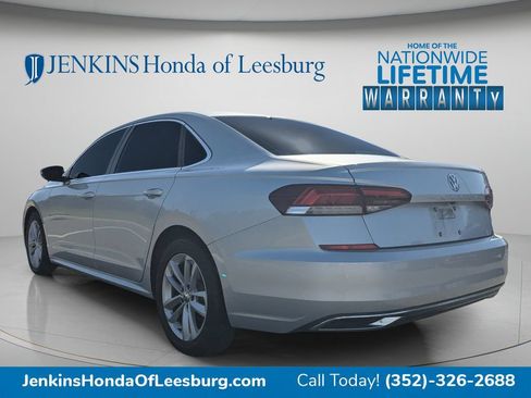 Used 2020 Volkswagen Passat 2.0T SE FWD image 4