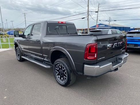 Used 2025 RAM 2500 Limited AWD/4WD image 7