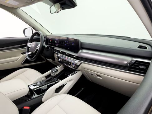 Certified 2024 Kia Telluride S w/ S Sunroof Package FWD image 14