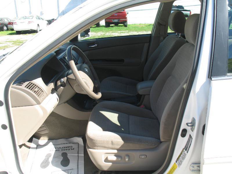 Used 2005 Toyota Camry LE FWD image 17