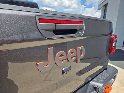 Used 2026 Jeep Gladiator Mojave AWD/4WD image 24