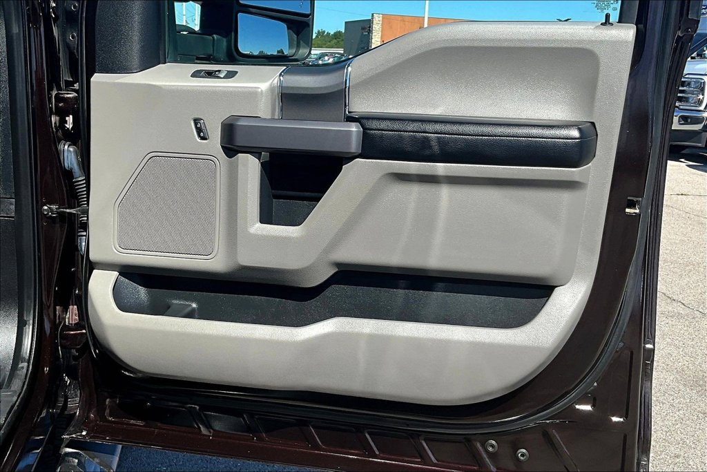 Used 2020 Ford F150 XLT w/ Equipment Group 302A Luxury AWD/4WD image 19