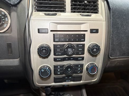 Used 2011 Ford Escape XLT AWD/4WD image 17