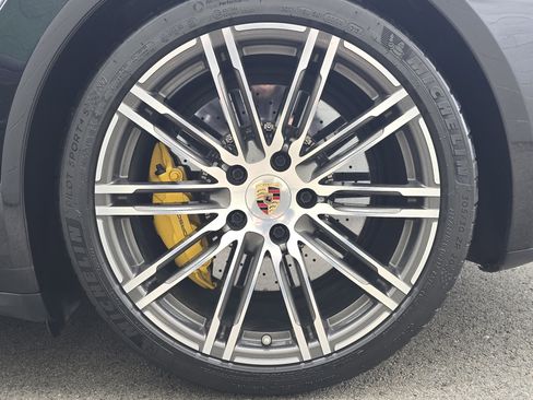 Used 2014 Porsche 911 Turbo S image 28