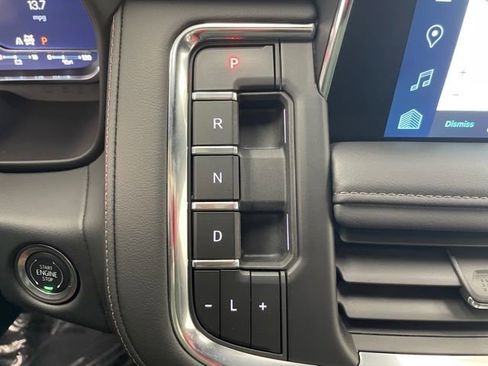 Used 2024 Chevrolet Tahoe High Country w/ Advanced Technology Package image 9