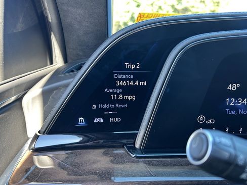 Used 2023 Cadillac Escalade Premium Luxury Platinum image 32