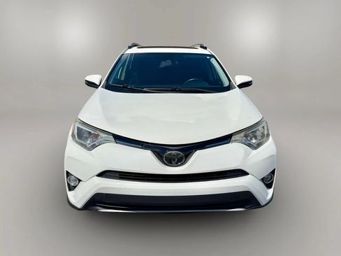Used 2018 Toyota RAV4 XLE FWD image 8