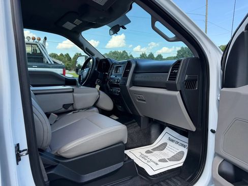 Used 2018 Ford F250 XL w/ Power Equipment Group AWD/4WD image 31