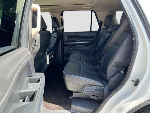 Used 2023 Ford Expedition XLT AWD/4WD image 25