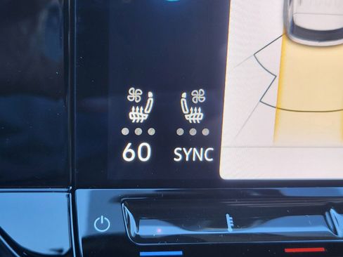 New 2025 Volkswagen Atlas Cross Sport SE image 29