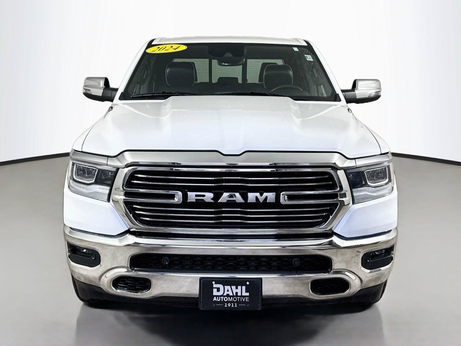 Used 2024 RAM 1500 Laramie AWD/4WD image 3