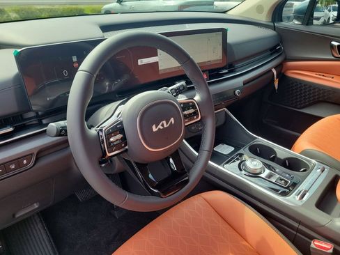 New 2026 Kia Carnival Hybrid FWD image 24