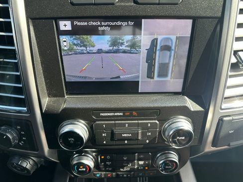 Used 2016 Ford F150 Platinum w/ Technology Package AWD/4WD image 16