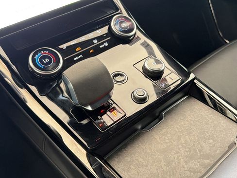 Certified 2023 Land Rover Range Rover Sport SE Dynamic image 18