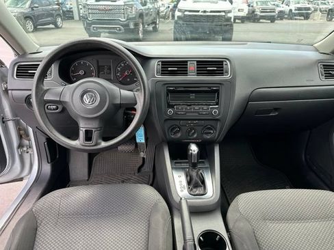Used 2013 Volkswagen Jetta S FWD image 35