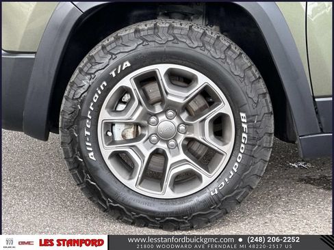 Used 2021 Jeep Cherokee Trailhawk AWD/4WD image 10