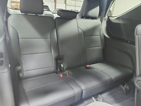 Used 2025 Chevrolet Traverse Z71 AWD/4WD image 45
