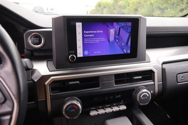 Used 2025 Toyota 4Runner SR5 AWD/4WD image 15