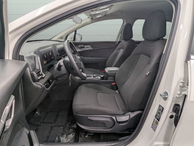 Used 2023 Kia Sportage LX FWD image 13