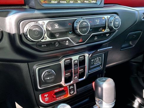 Used 2022 Jeep Gladiator Rubicon w/ LED Lighting Group AWD/4WD image 33