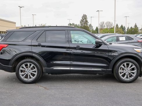 Certified 2023 Ford Explorer XLT w/ Equipment Group 202A AWD/4WD image 25