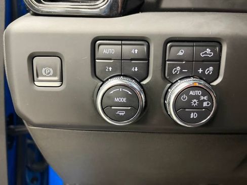 Used 2023 GMC Sierra 1500 AT4 w/ Technology Package AWD/4WD image 34