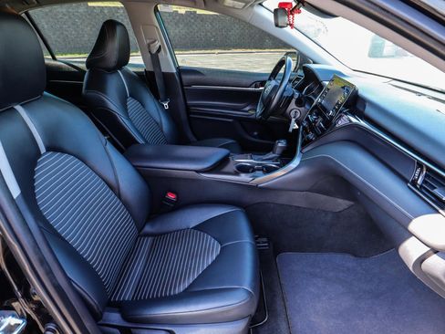 Used 2022 Toyota Camry SE image 37