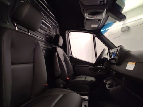 New 2026 Mercedes-Benz Sprinter 2500 image 27