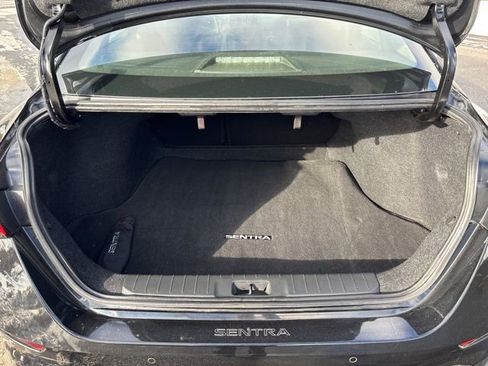 Used 2022 Nissan Sentra SR w/ Trunk Package image 12