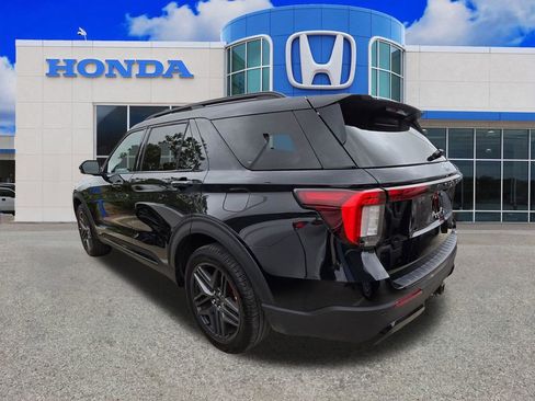 Used 2025 Ford Explorer ST-Line w/ ST-Line Street Pack AWD/4WD image 3