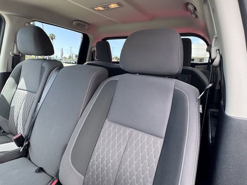 Used 2022 Nissan Titan SV image 19