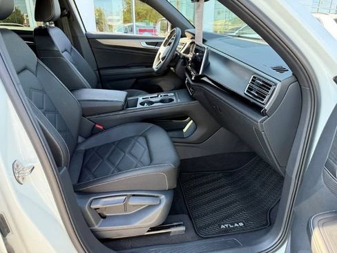 Certified 2024 Volkswagen Atlas Cross Sport SE AWD/4WD image 22