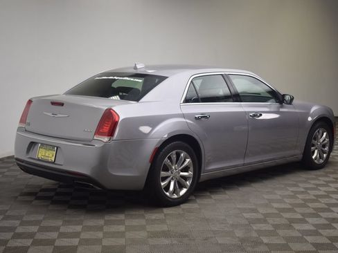 Used 2018 Chrysler 300 Limited AWD/4WD image 5