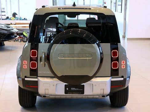 Used 2025 Land Rover Defender 110 S AWD/4WD image 33