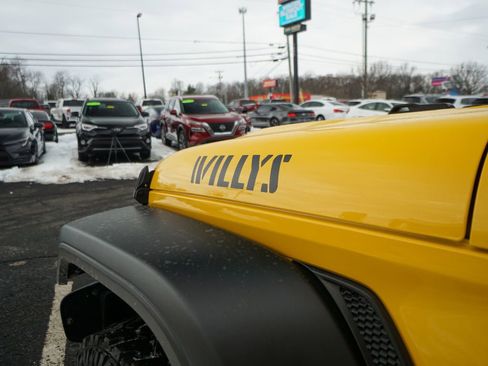 Used 2021 Jeep Wrangler Willys image 9