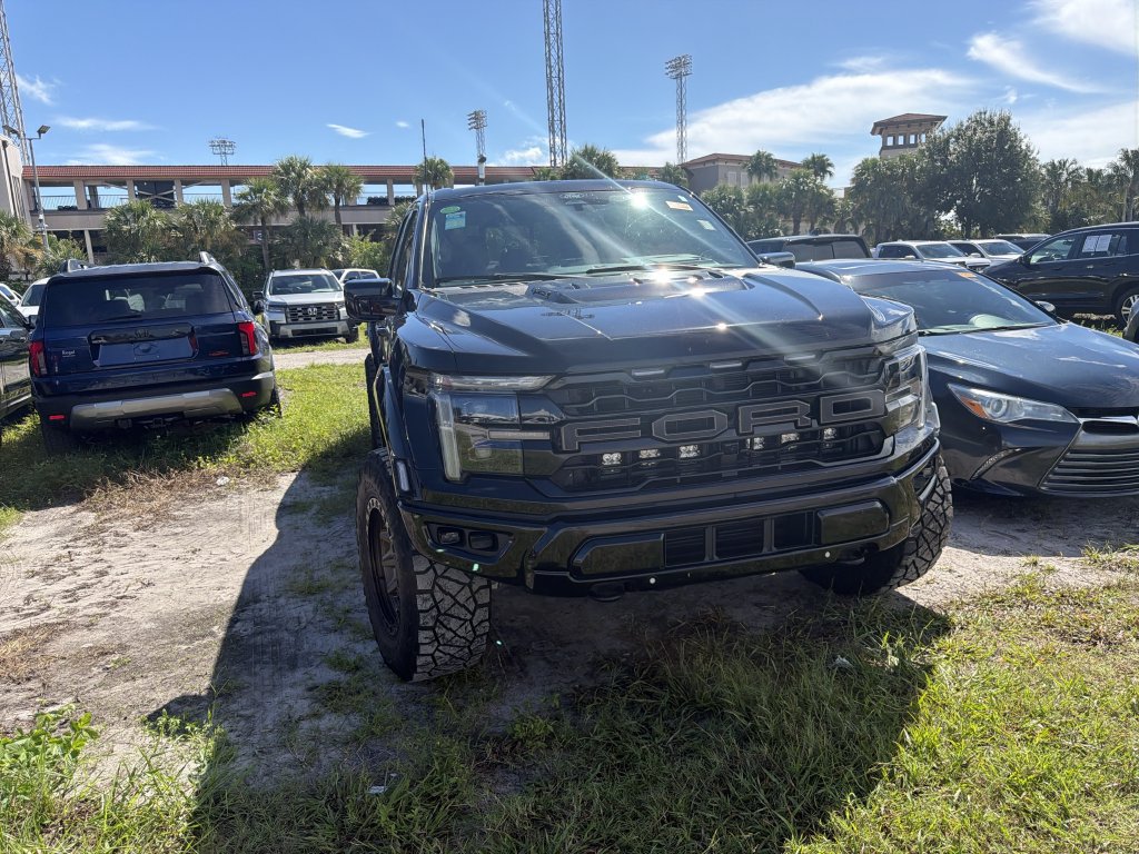 Used 2025 Ford F150 Raptor AWD/4WD image 3