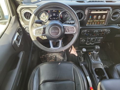 Used 2023 Jeep Wrangler Unlimited Sahara w/ Safety Group AWD/4WD image 16