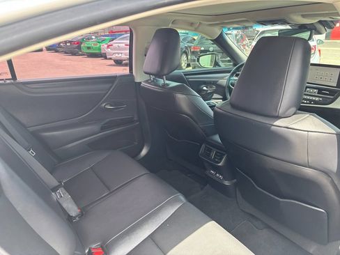 Used 2023 Lexus ES 350 w/ Premium Package FWD image 16