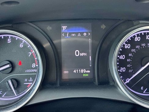 Used 2018 Toyota Camry LE w/ Moonroof Package FWD image 10