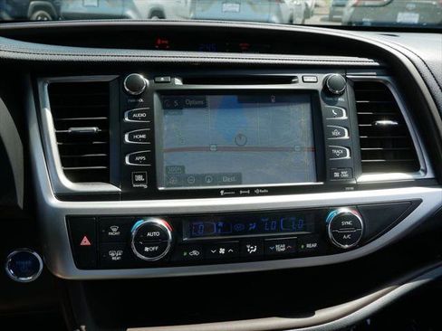 Certified 2017 Toyota Highlander Limited w/ Carpet Mat Package AWD/4WD image 20