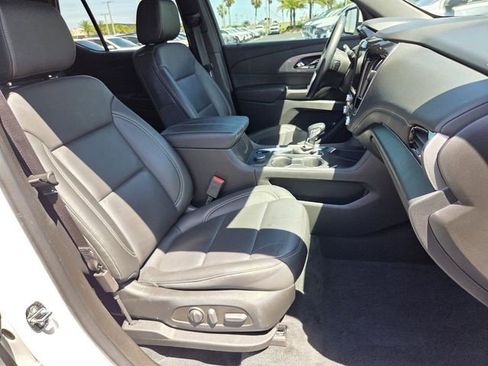 Certified 2023 Chevrolet Traverse LT FWD image 20