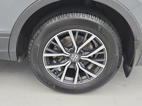 Used 2019 Volkswagen Tiguan SE w/ Panoramic Sunroof Package FWD image 34