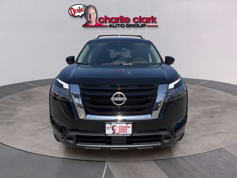 Certified 2025 Nissan Pathfinder SV FWD image 10