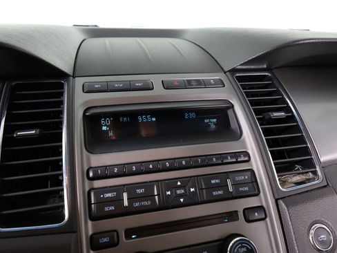 Used 2010 Ford Taurus SEL image 32