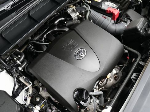 Used 2021 Toyota Highlander Platinum image 40