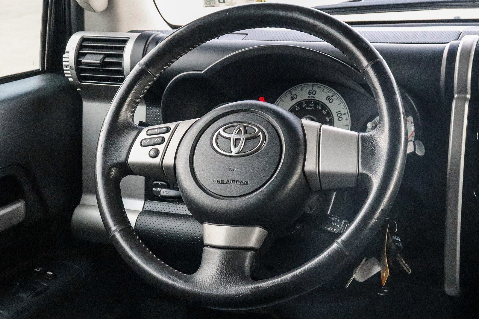 Used 2009 Toyota FJ Cruiser 2WD w/ Upgrade Pkg 2 image 16