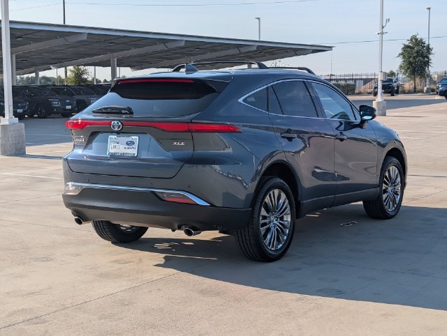 Used 2024 Toyota Venza XLE AWD/4WD image 5