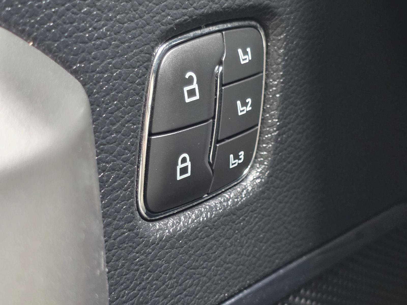 Used 2021 Ford F250 Lariat AWD/4WD image 12