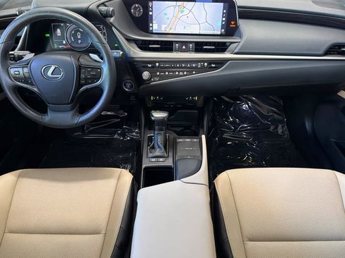 Used 2021 Lexus ES 300h w/ Premium Package FWD image 3